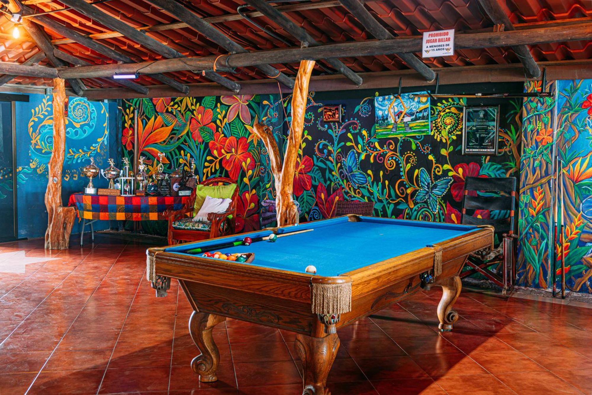 Tinajas Arenal Lakefront Lodge Нуэво-Ареналь Экстерьер фото